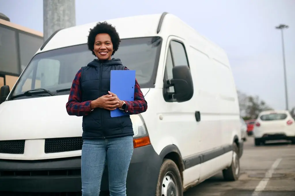 Somos a plataforma ideal para anunciar seus serviços de Locação de Van.